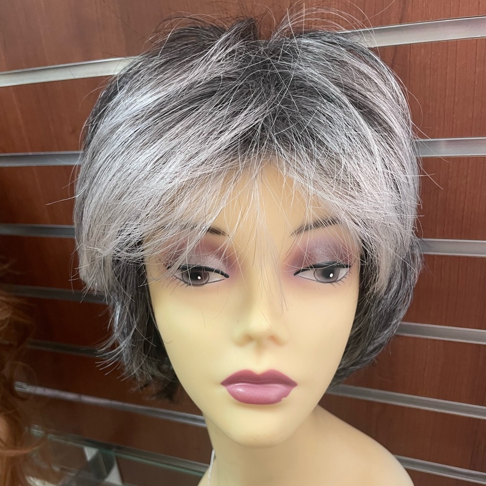 Raquel Welch Voltage (petite size cap) R511G gradient charcoal